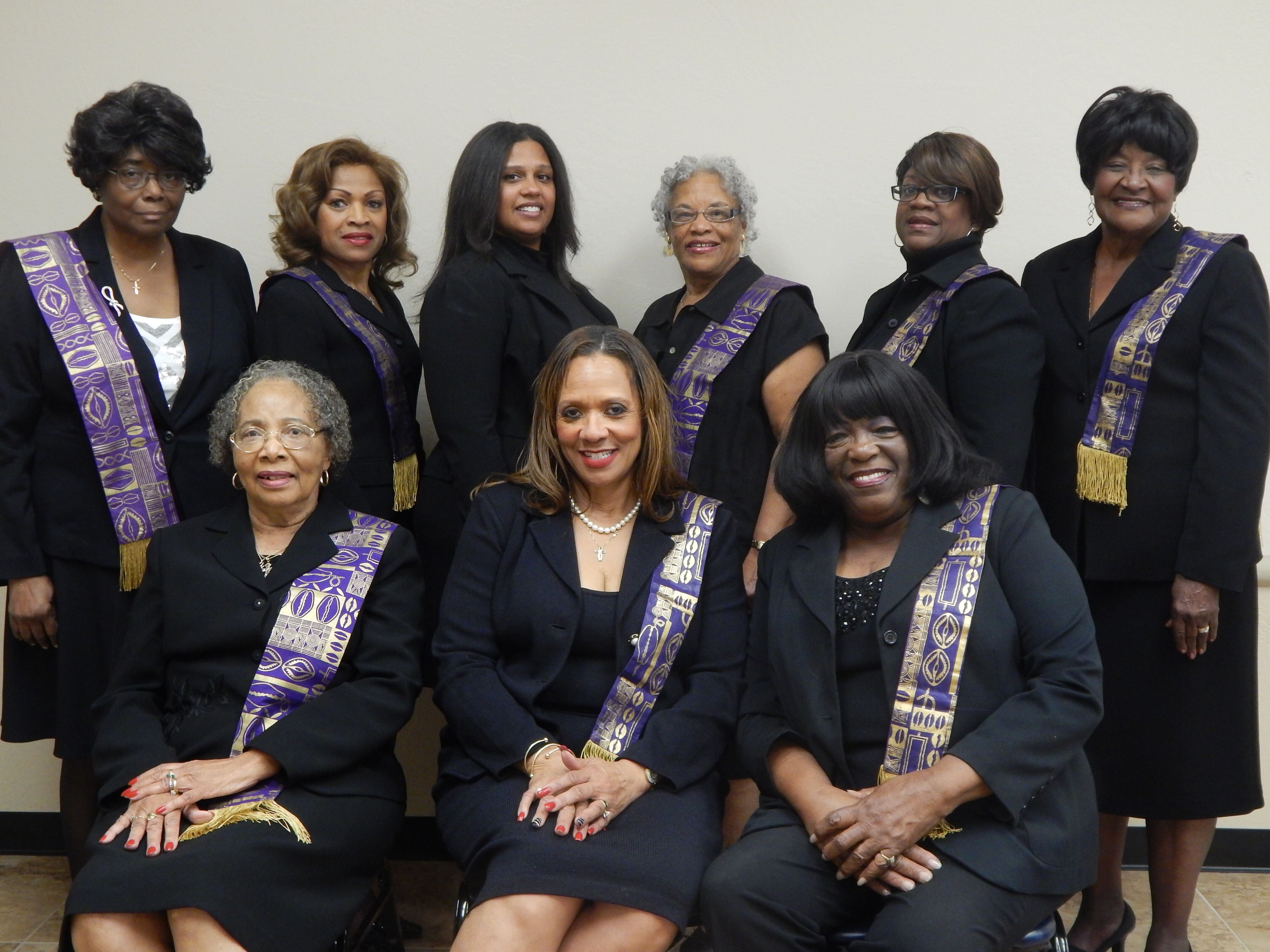 Charter members of the Metropolitan Sun of Arizona Section, NCNW (2007).